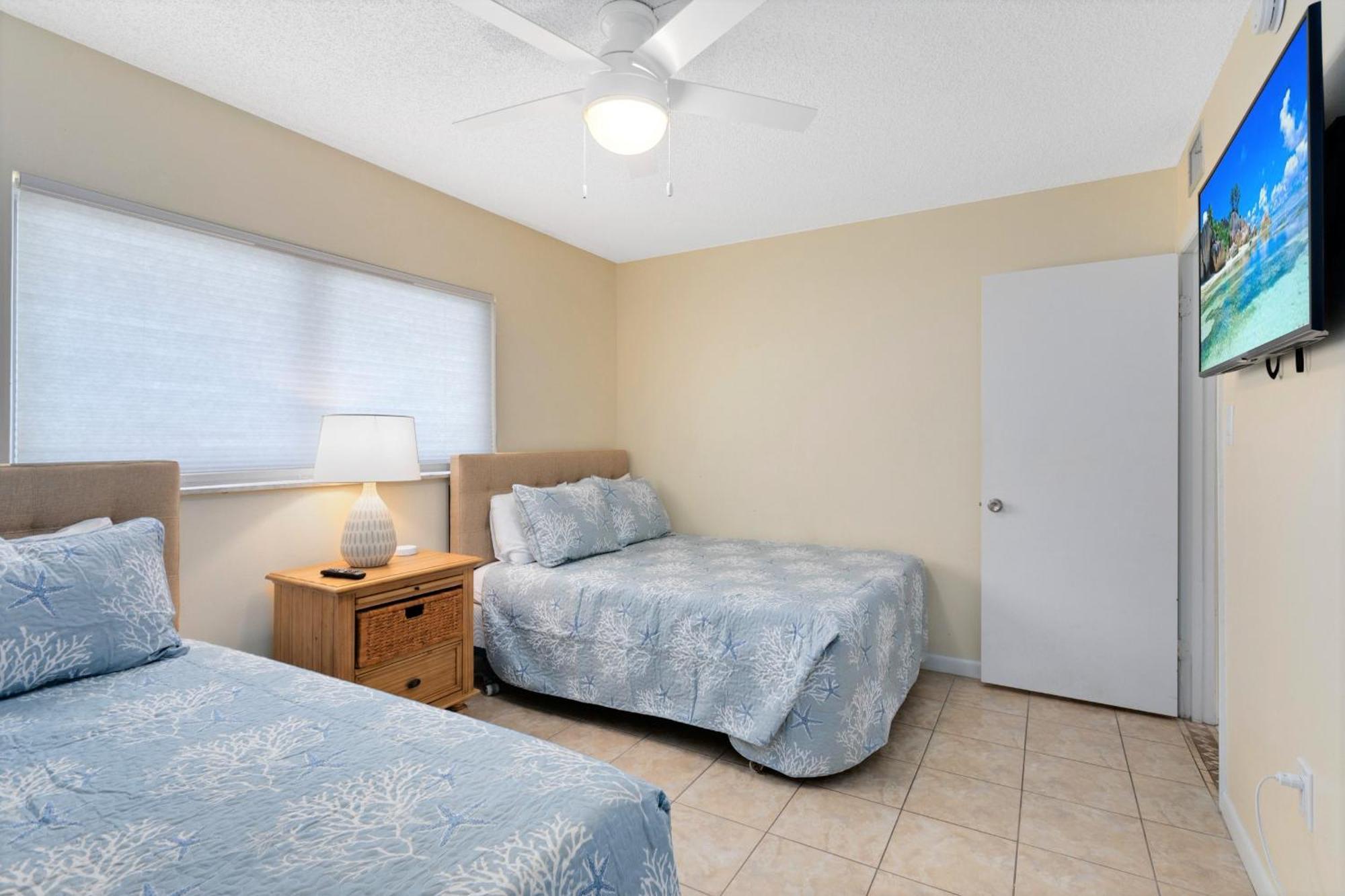 Cocoa Beach Towers Habitación foto