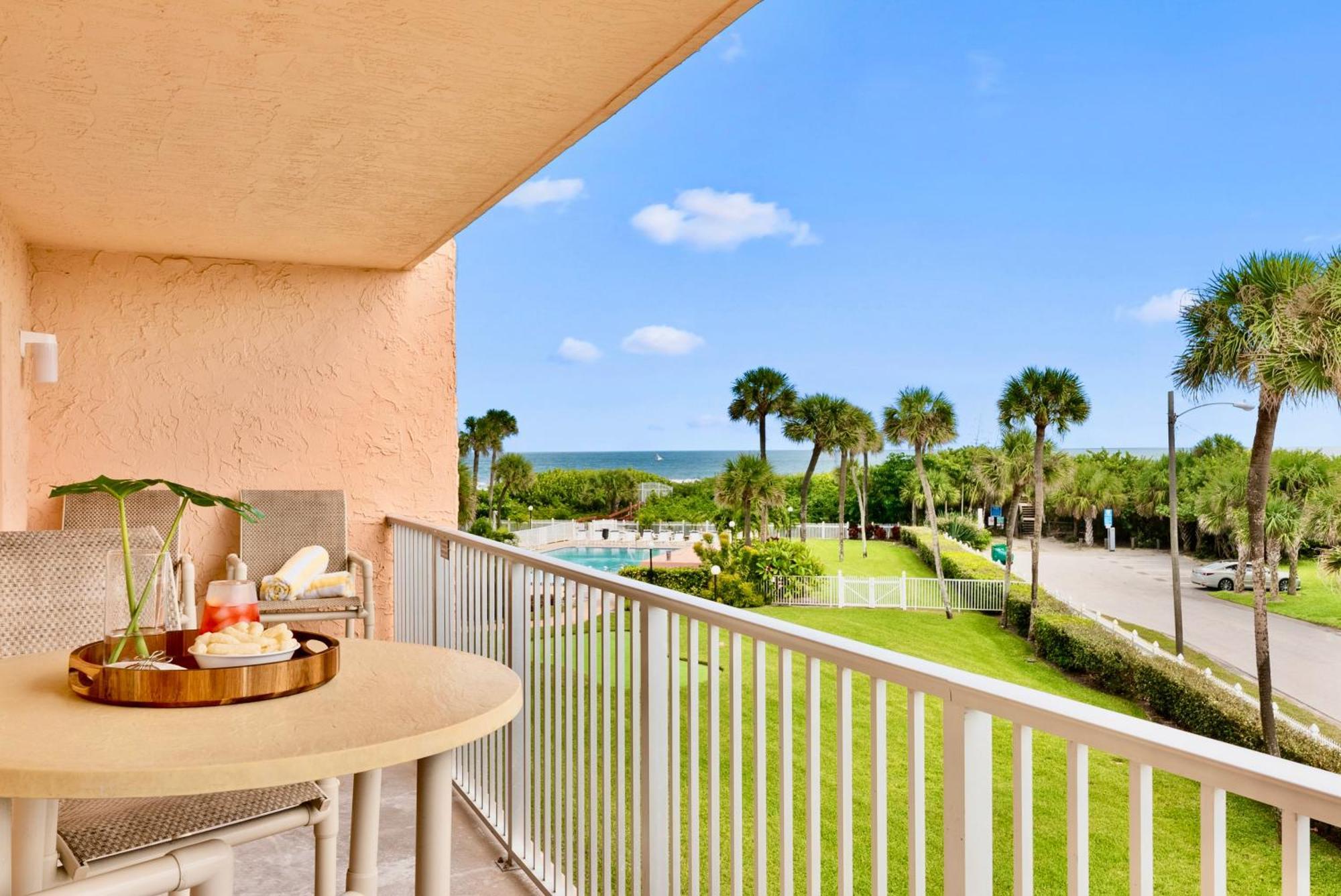 Cocoa Beach Towers Habitación foto